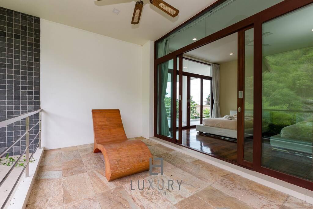 Unique Pool With 5 Bedrooms And Sea View Pm-c1