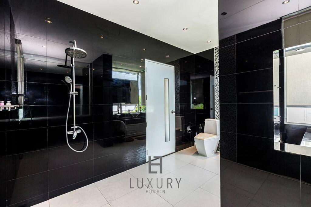 Unique Pool With 5 Bedrooms And Sea View Pm-c1 HHQ
