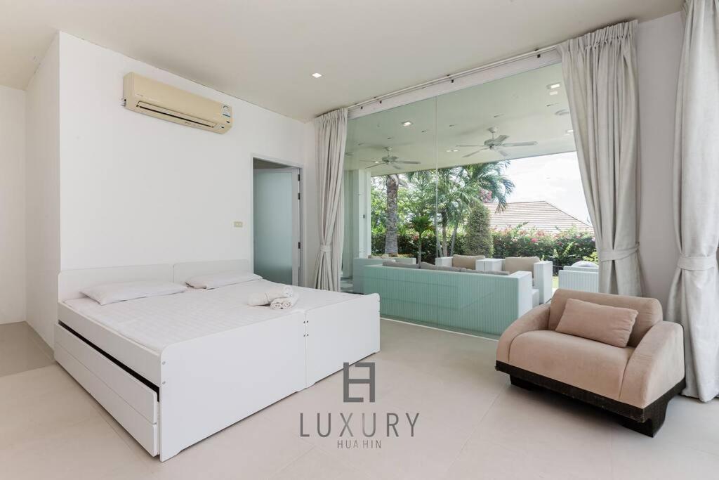 Unique Pool With 5 Bedrooms And Sea View Pm-c1 HHQ