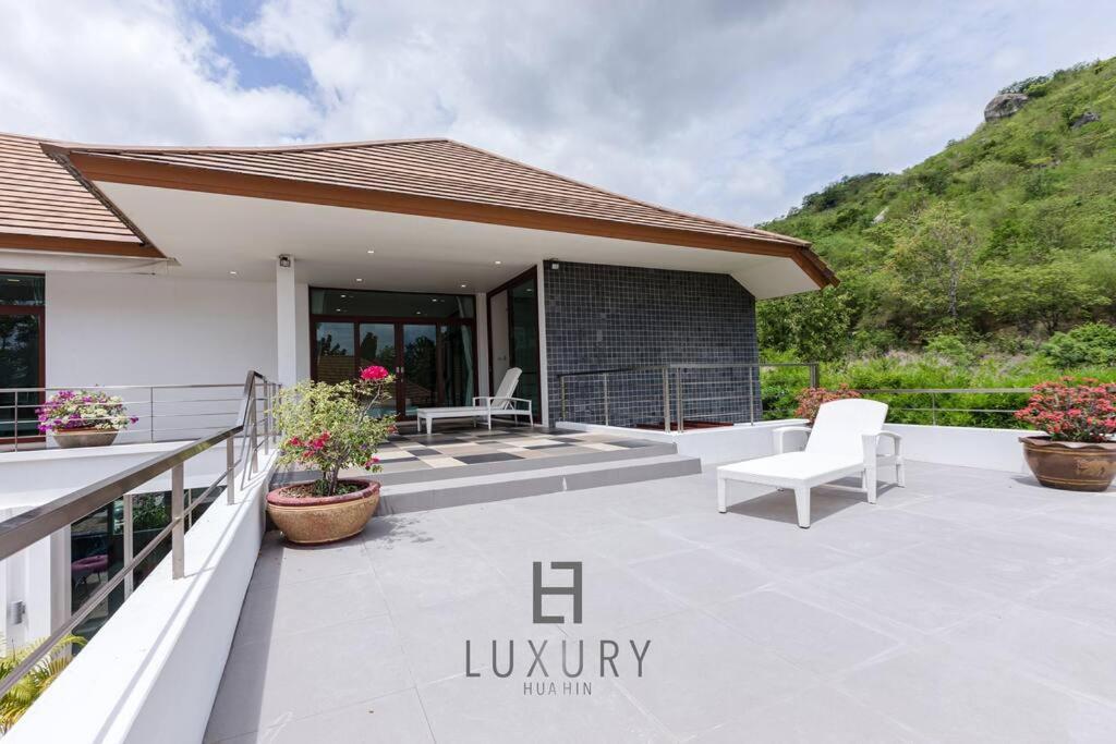 Unique Pool With 5 Bedrooms And Sea View Pm-c1 Villa HHQ
